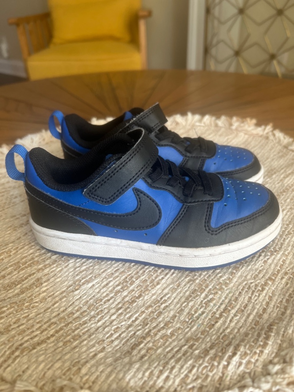 Nike Kids Blue and Black Low-Top Sneakers with White Sole